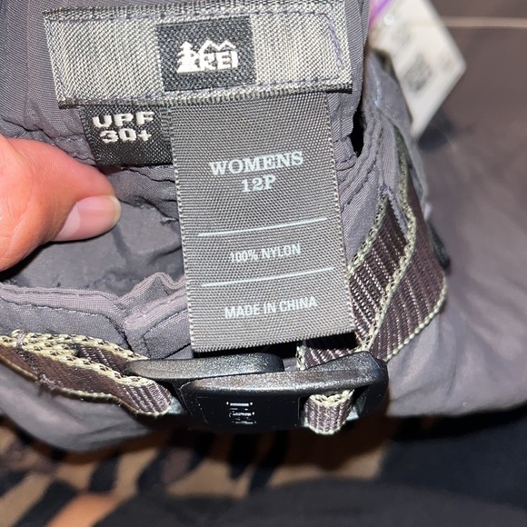REI Co-Op Denali Hiking Pants Size 12 P UPF 30+ zip to  Shorts. - Picture 4 of 4
